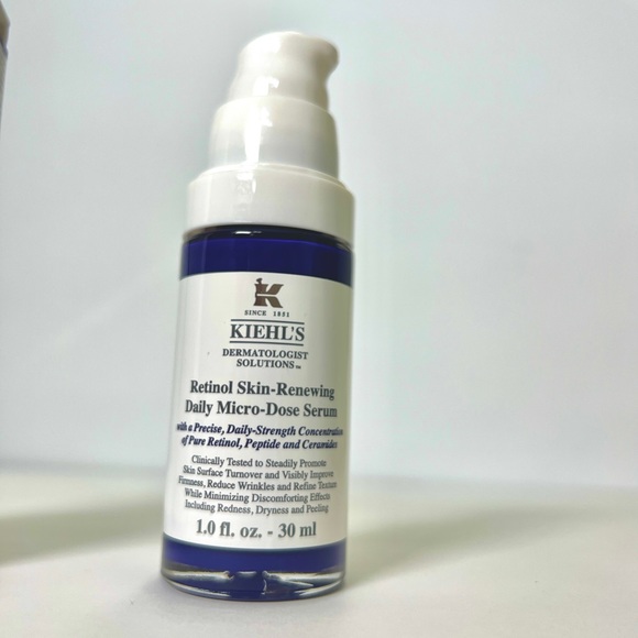Kiehls Retinol Skin - Renewing Daily Micro - Dose Serum - Picture 2 of 4